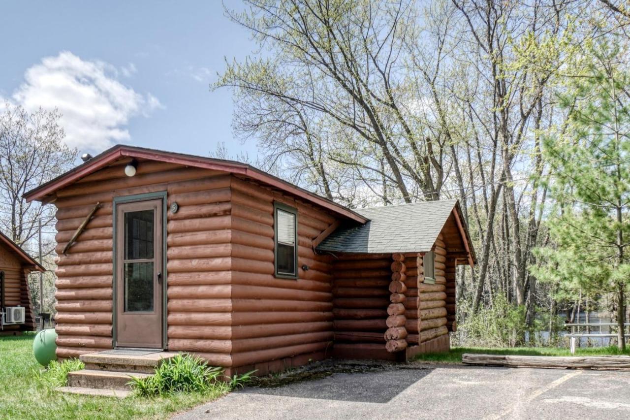 Edgewater Resort Iron Mountain Exterior photo